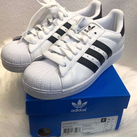 ladies adidas superstar